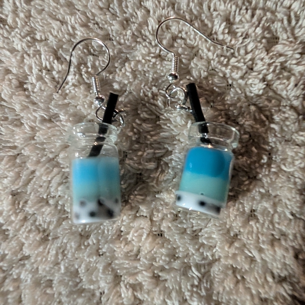 Summer Slushies on 20 Inch Silver Chain and Earring Set - Picture 3 of 4